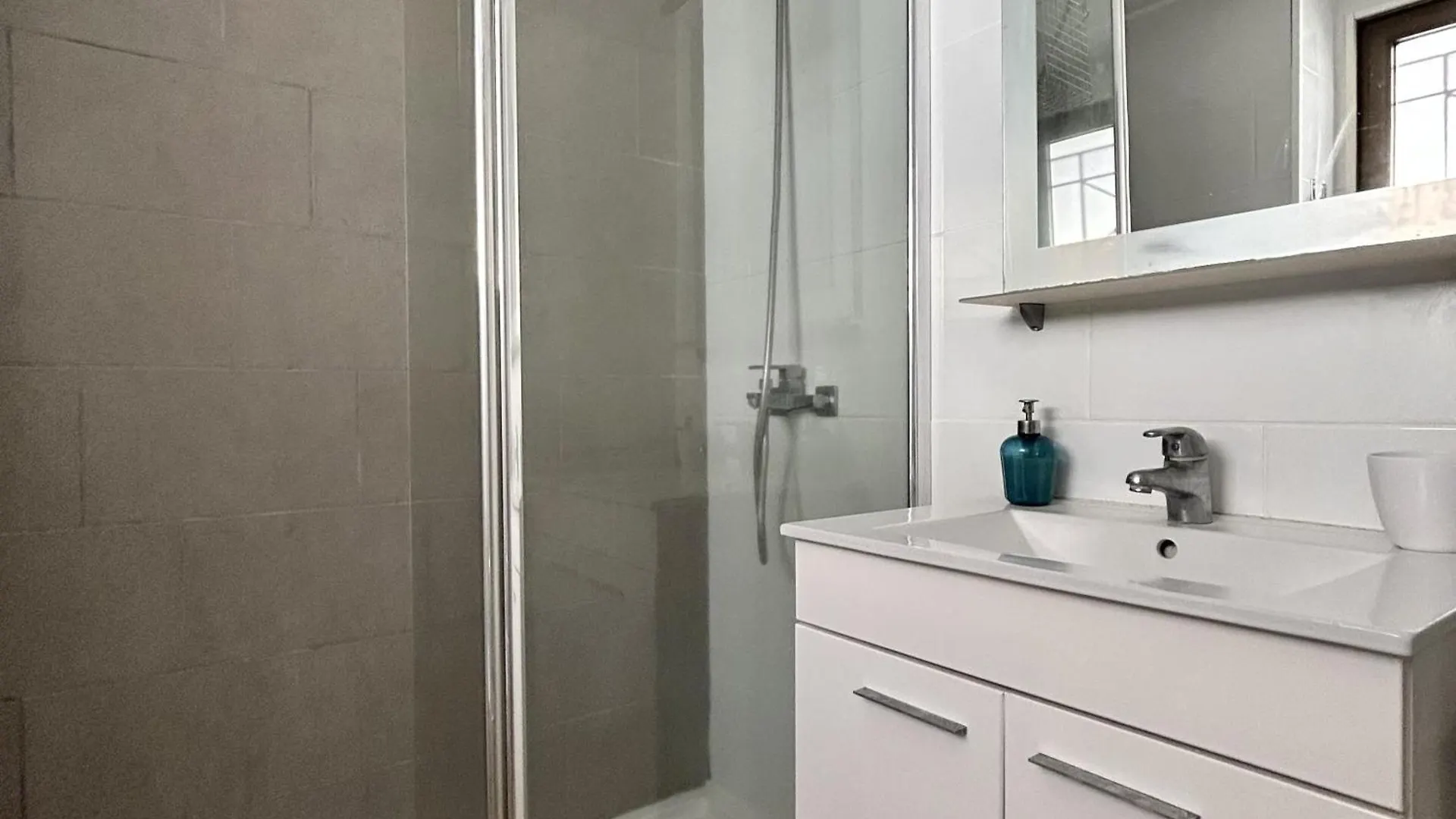 Apartment Studio In Castle Harbour With Pool View C009 Los Cristianos  Spanien