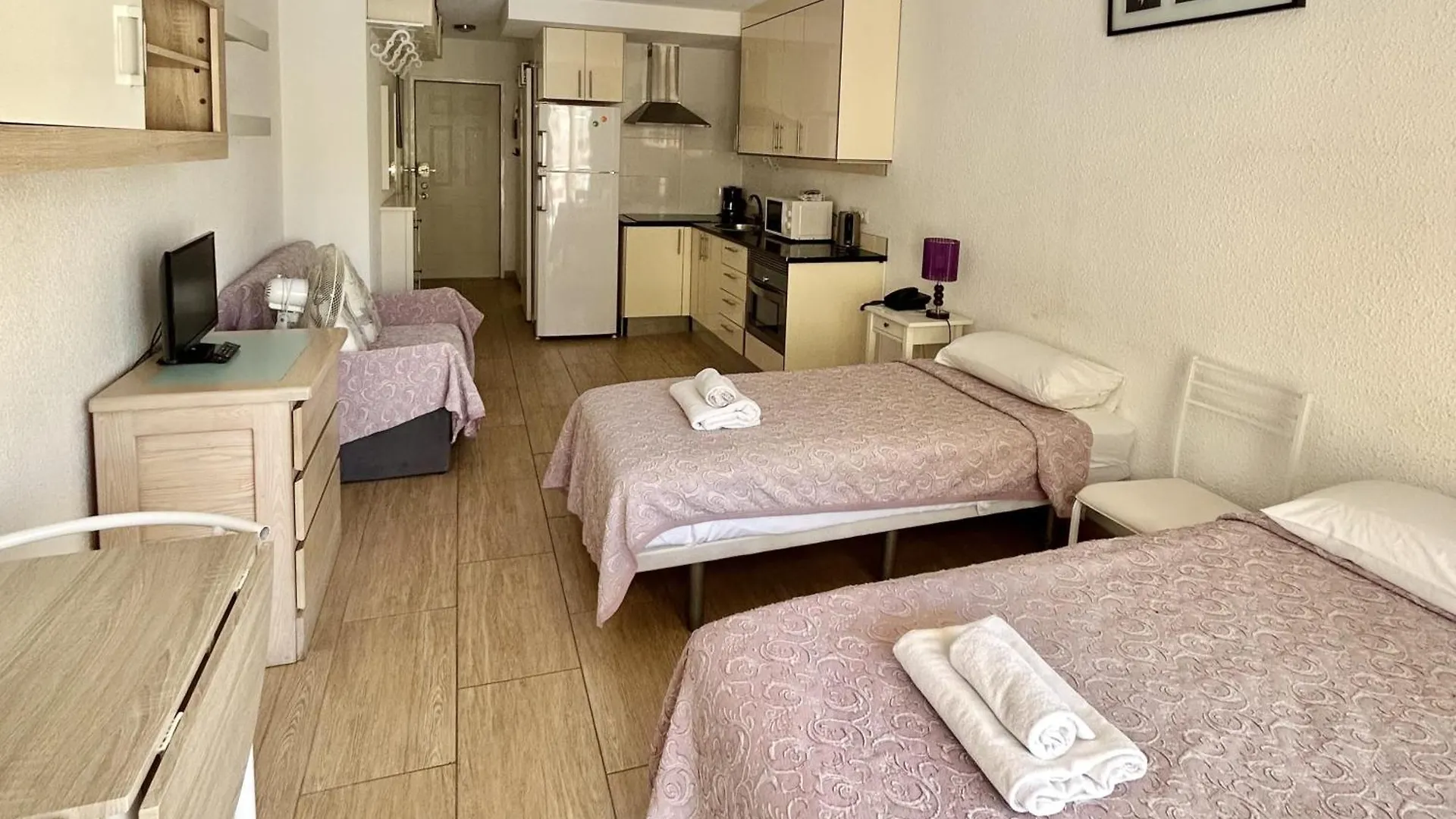 Studio In Castle Harbour With Pool View C009 Los Cristianos  Los Cristianos (Tenerife)